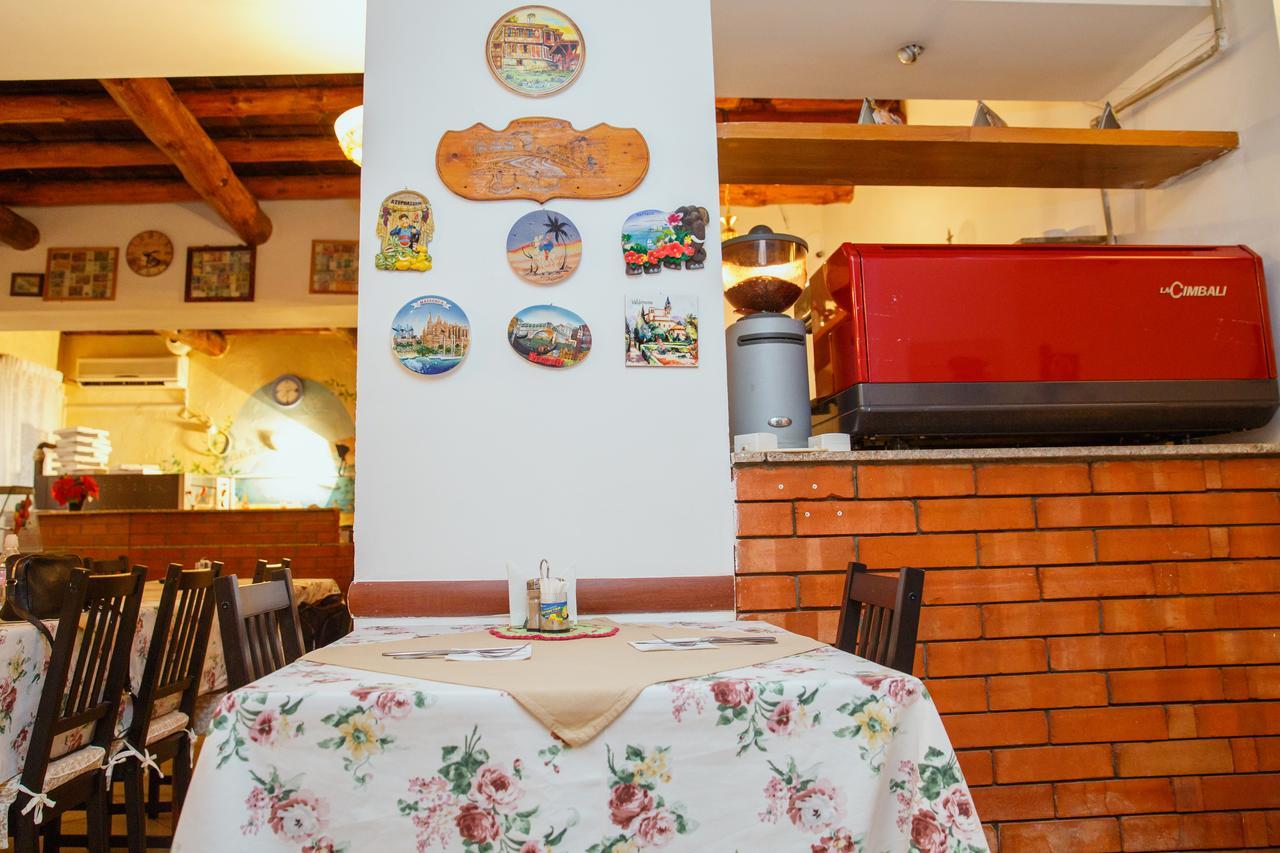 Mini Hotel Venezia Atyraū Eksteriør billede