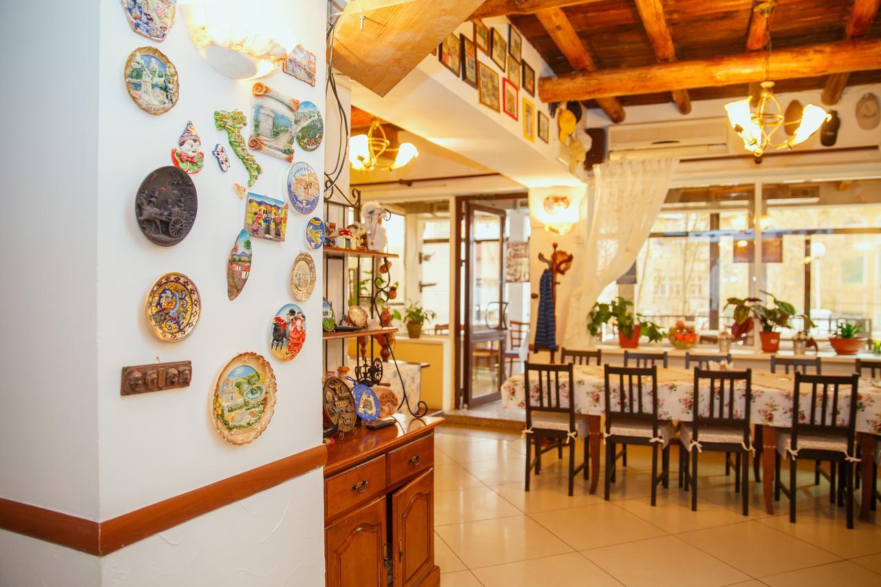Mini Hotel Venezia Atyraū Eksteriør billede