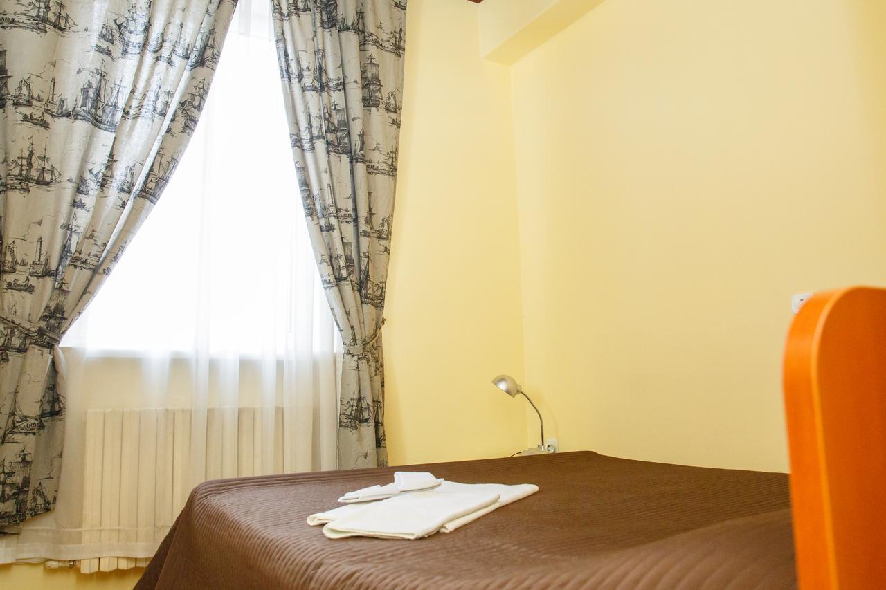 Mini Hotel Venezia Atyraū Eksteriør billede